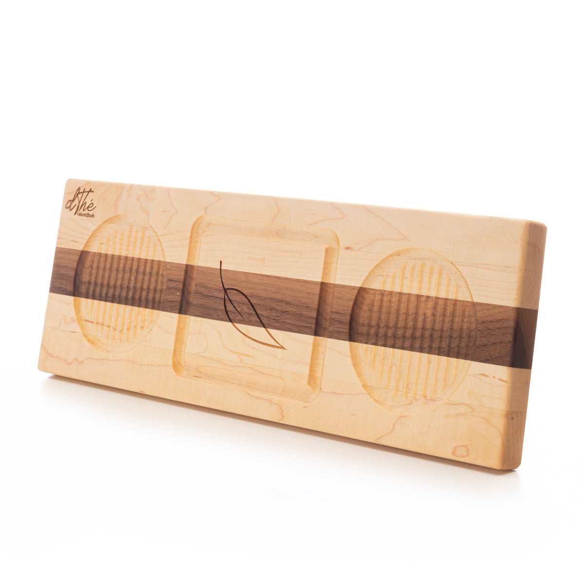 Planche en bois pour le service du thé